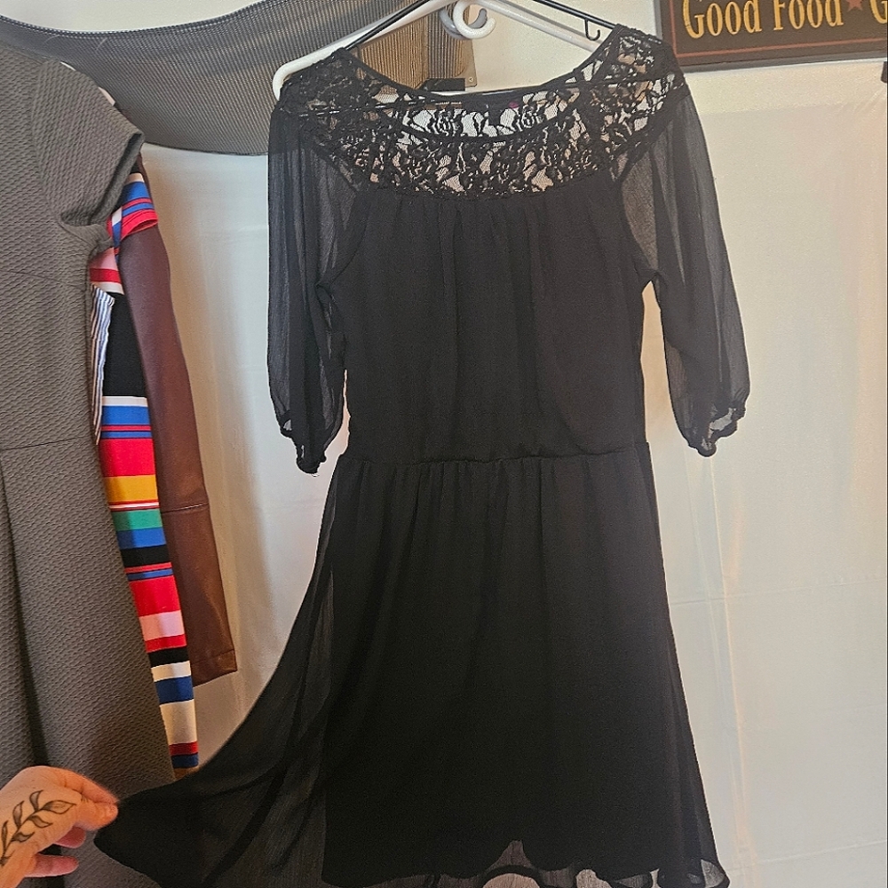 Black midi lace dress
